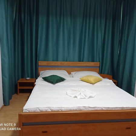 Apartament Lulu Mamaia Nord, 3 Minute De Plaja Navodari Exterior photo