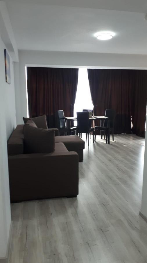 Apartament Lulu Mamaia Nord, 3 Minute De Plaja Navodari Exterior photo